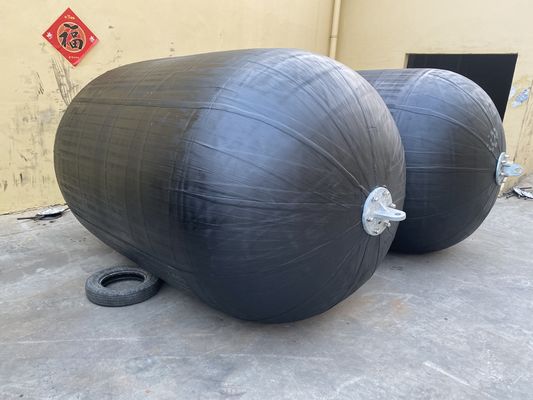 Pressione di progettazione 0,05-0,08 MPa Fender pneumatico di gomma Sling Tipo facile installazione Adatta alle operazioni di attracco delle navi