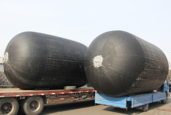 Fender pneumatico di gomma senza catena per navi da nave a nave di pneumatici di diametro netto 300-4700 mm per varie navi