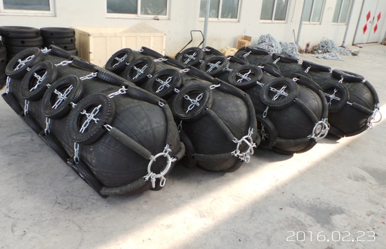 Accessori di gomma pneumatici di zincatura a caldo dei cuscini ammortizzatori della barca sottomarina del cuscino ammortizzatore ISO17357
