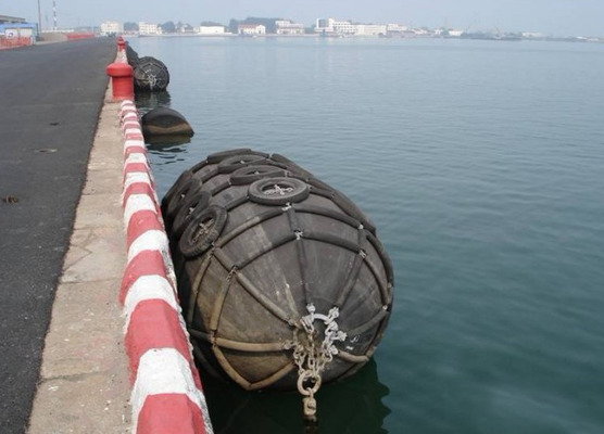 La BV ha certificato i cuscini ammortizzatori pneumatici di iso 17357 di gomma gonfiabili di Yokohama del cuscino ammortizzatore per le navi
